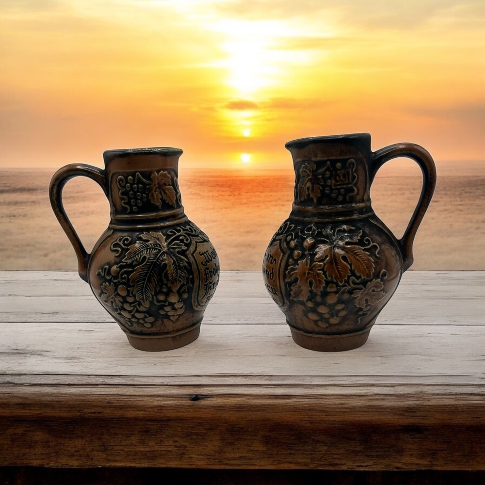 VINTAGE GERMAN GERTZ Brown Pottery Wine Pitcher 0.25L Grape Leaf Design 5-1/4"